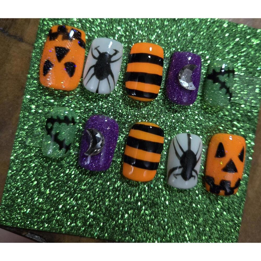 Halloween shorties square press on nails custom made